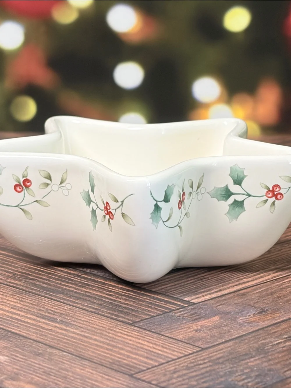 Pfaltzgraff Winterberry Star Shaped Serving Bowl Christmas Holly Dish